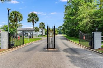 Entrance gate